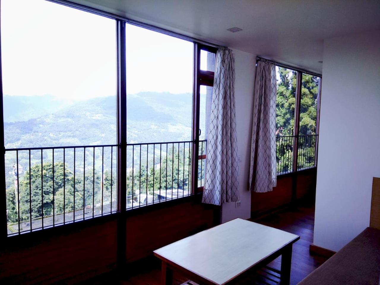 Hotel Ninamma Gangtok Exteriör bild