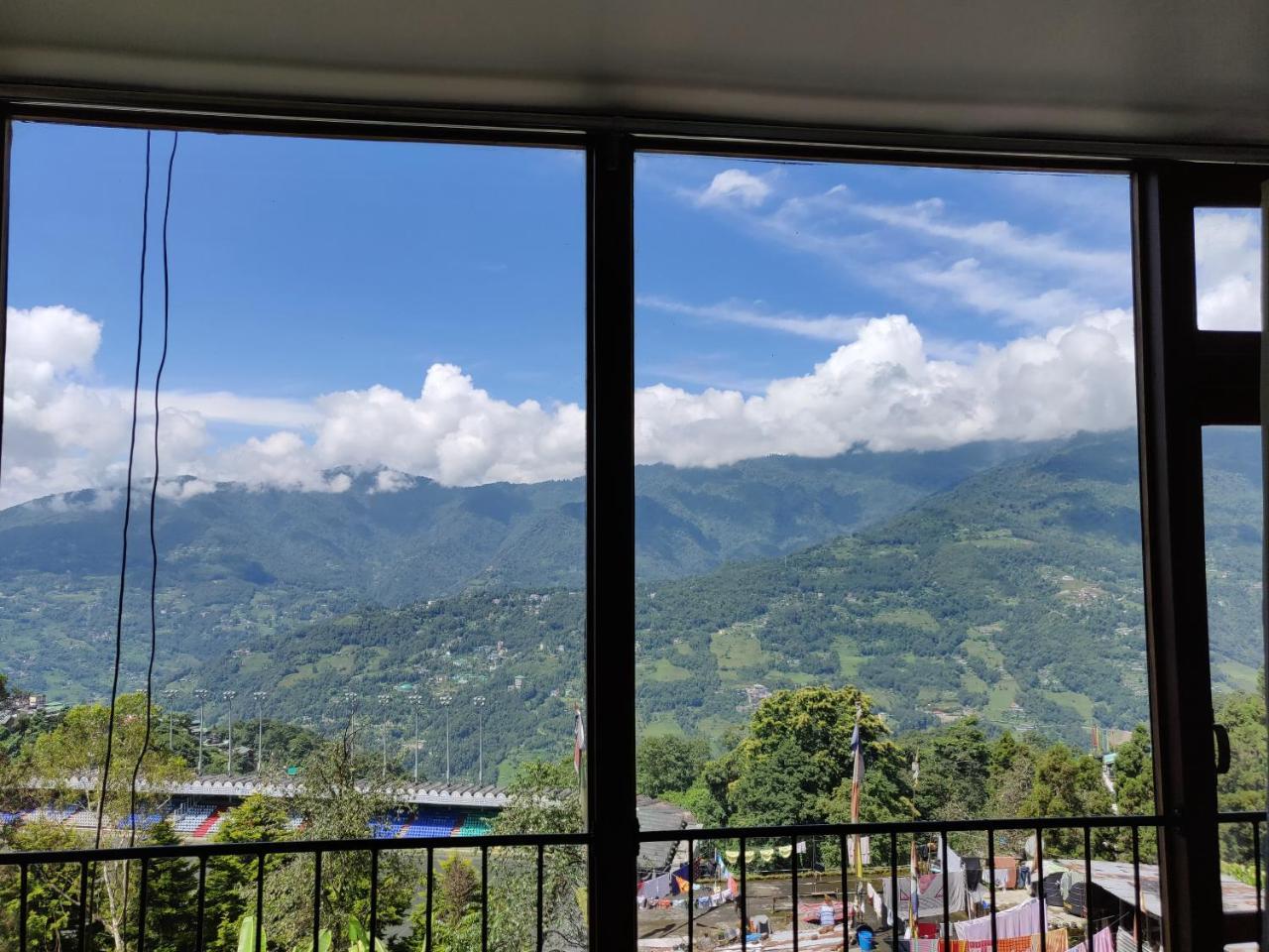 Hotel Ninamma Gangtok Exteriör bild